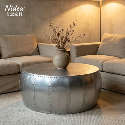 Table à café en aluminium pour aviateur industriel en métal à clous rondes, tambour en métal, table centrale, pièce de luxe moderne pour le salon